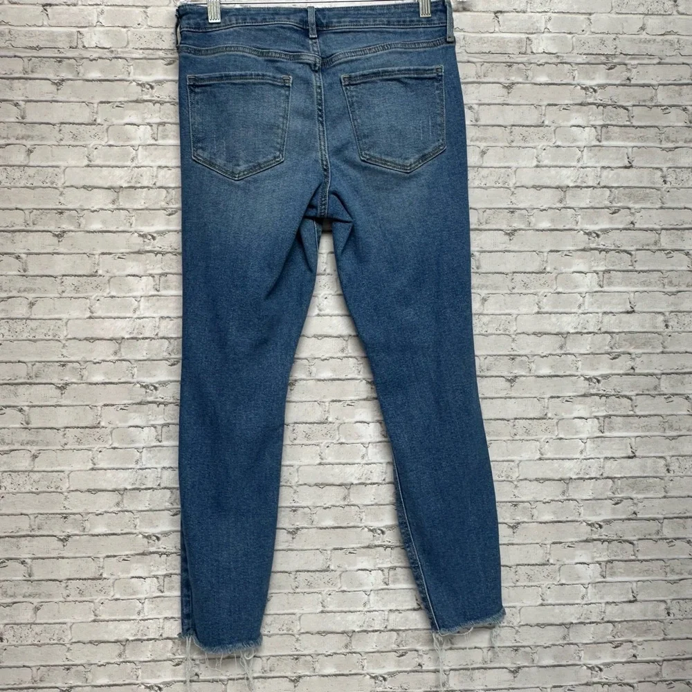 OLD NAVY ROCKSTAR SUPER SKINNY Women Size 8 Jeans Distressed Raw Hem